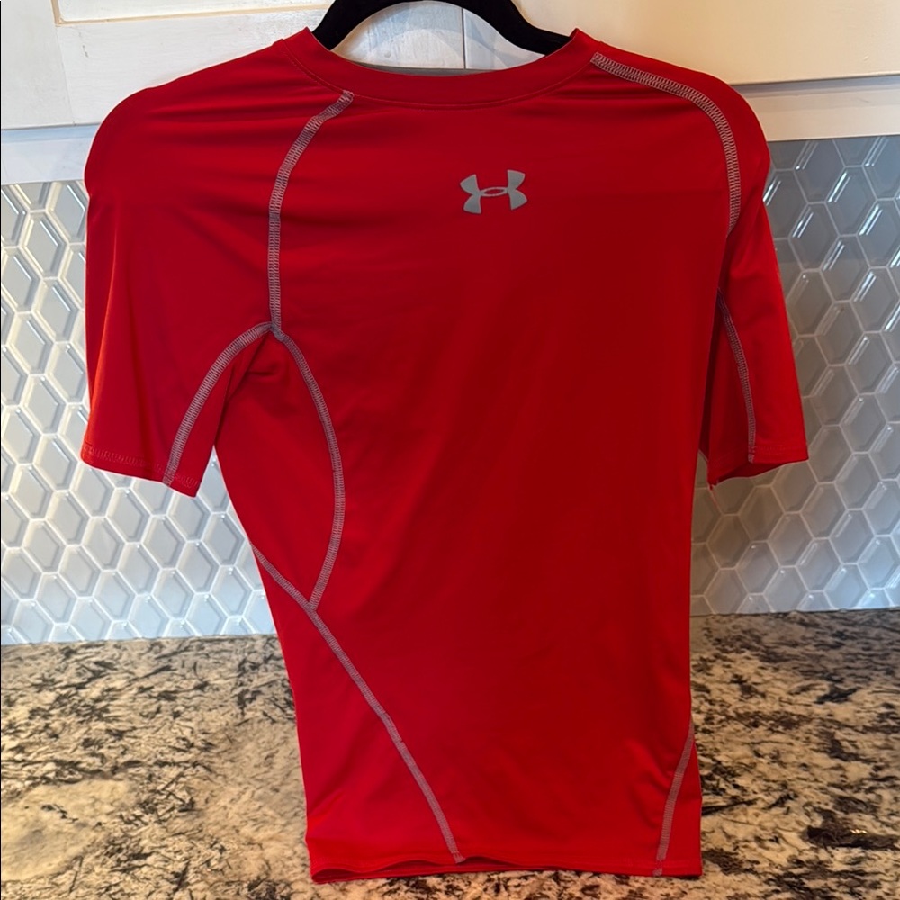 Under Armour Scarlet Performance Tee